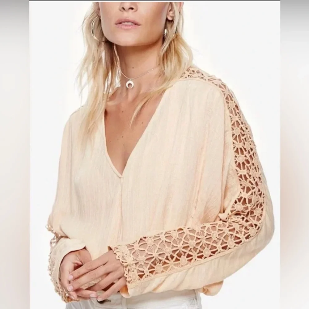 Free People NWT Runaway Peach Crochet Sleeve Blouse XS